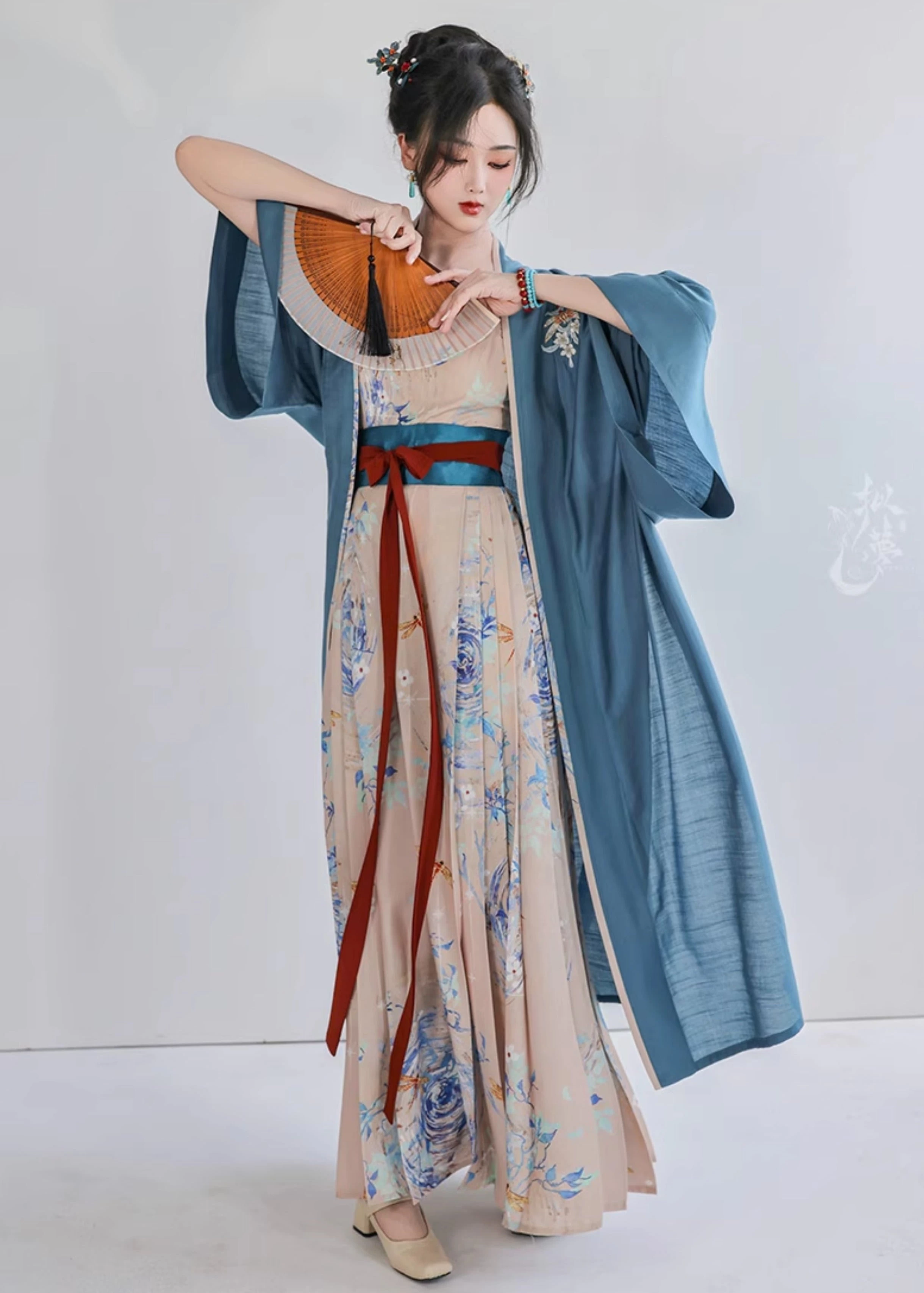 Women’s Modern Viscose-Nylon 3-Piece Hanfu Summer Dream | HANFUBAO