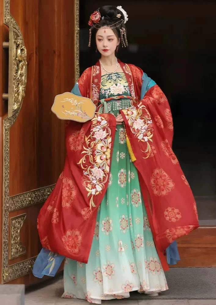 Women Modern Daily Hanfu 3-Piece Floral Embroidered Set | HANFUBAO