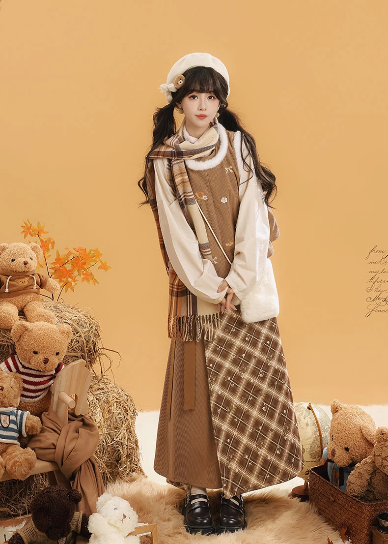 Women’s Modern Daily Hanfu 5-Piece Set, Embroidered Dream Island | HANFUBAO