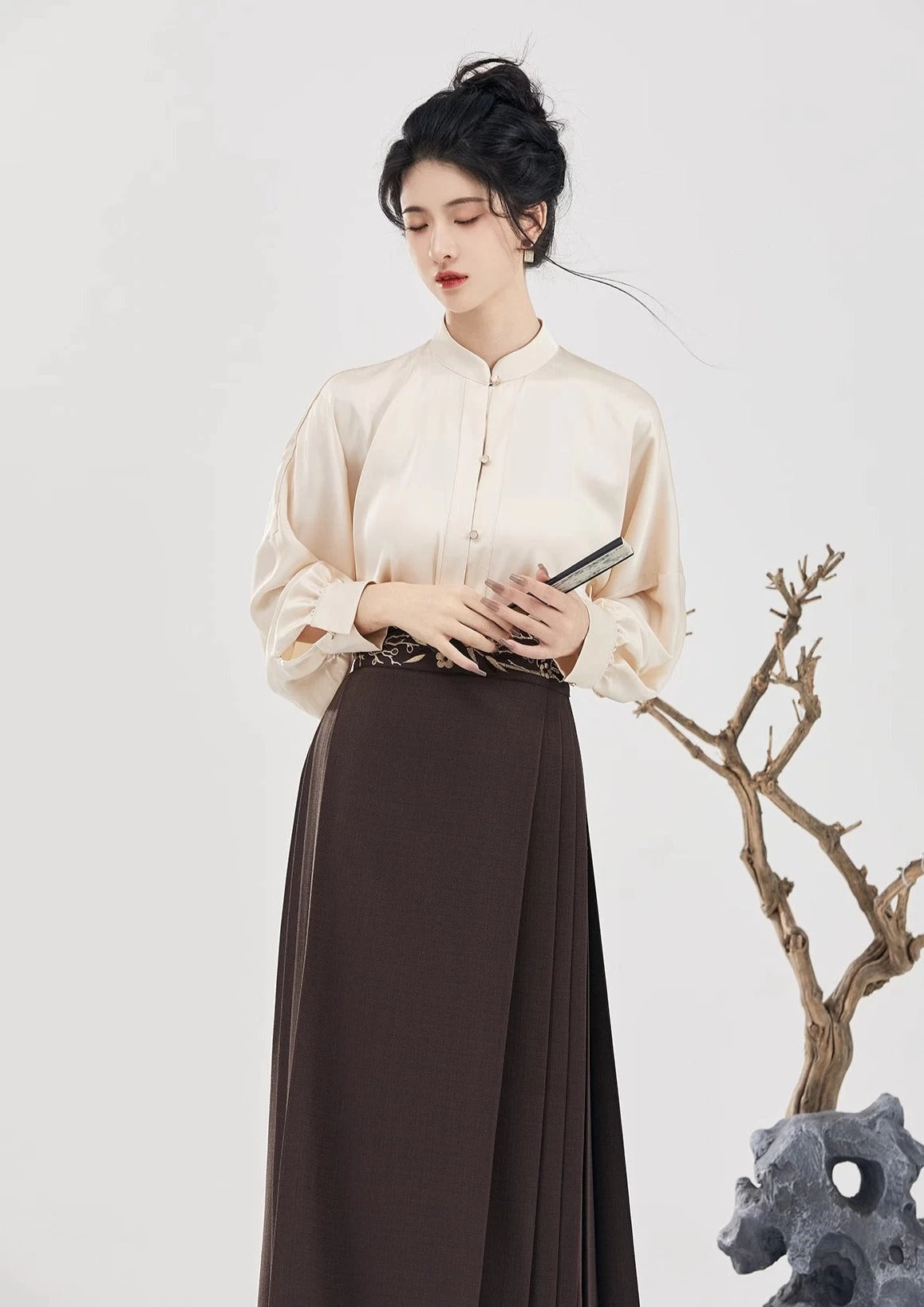 Women Modern Hanfu 4-Piece Ma Mian Skirt Set Champagne/White Daily Wear | HANFUBAO
