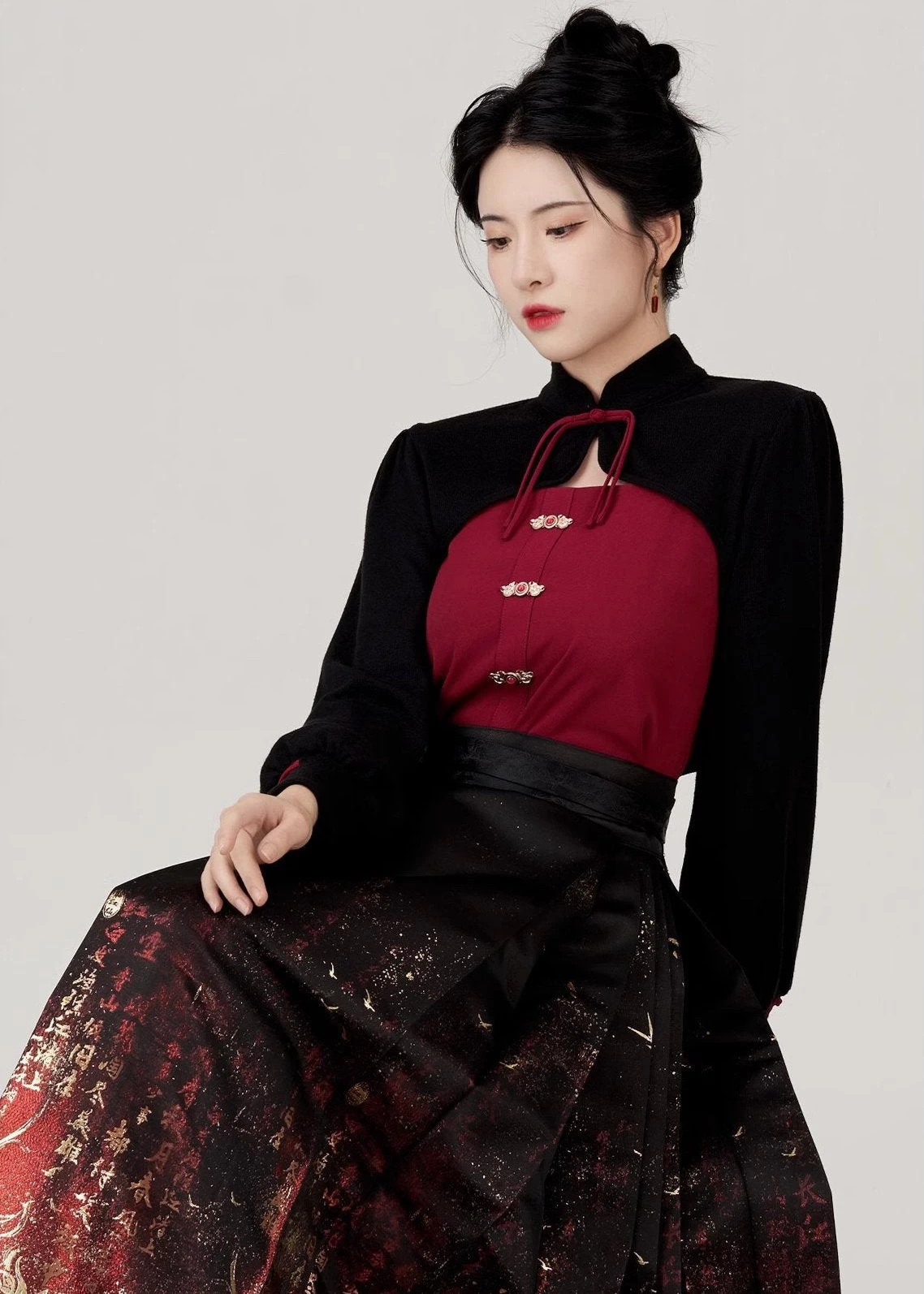 Women's Modern 3-Piece Ma Mian Skirt Hanfu Set in Cinnabar| HANFUBAO