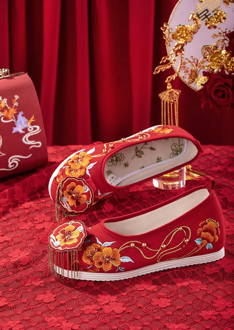 Women Silk Hanfu Wedding Shoes Red Floral Embroidery | HANFUBAO