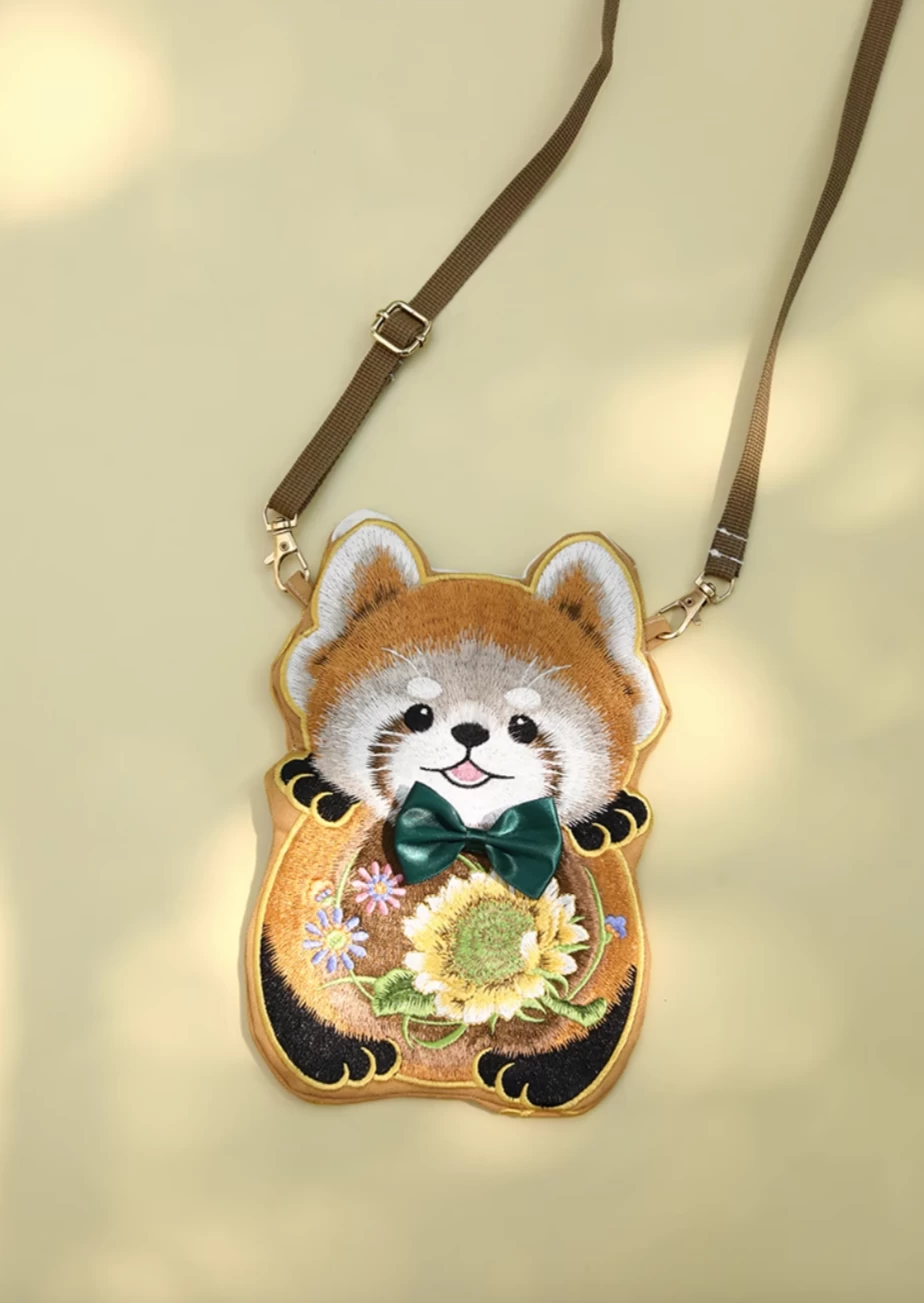 Women Embroidered Red Panda  Coin Purse Pouch 15x21cm | HANFUBAO