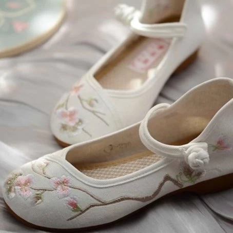 Women Hanfu-Inspired Canvas Floral Embroidered Shoes Ivory/Blush | HANFUBAO