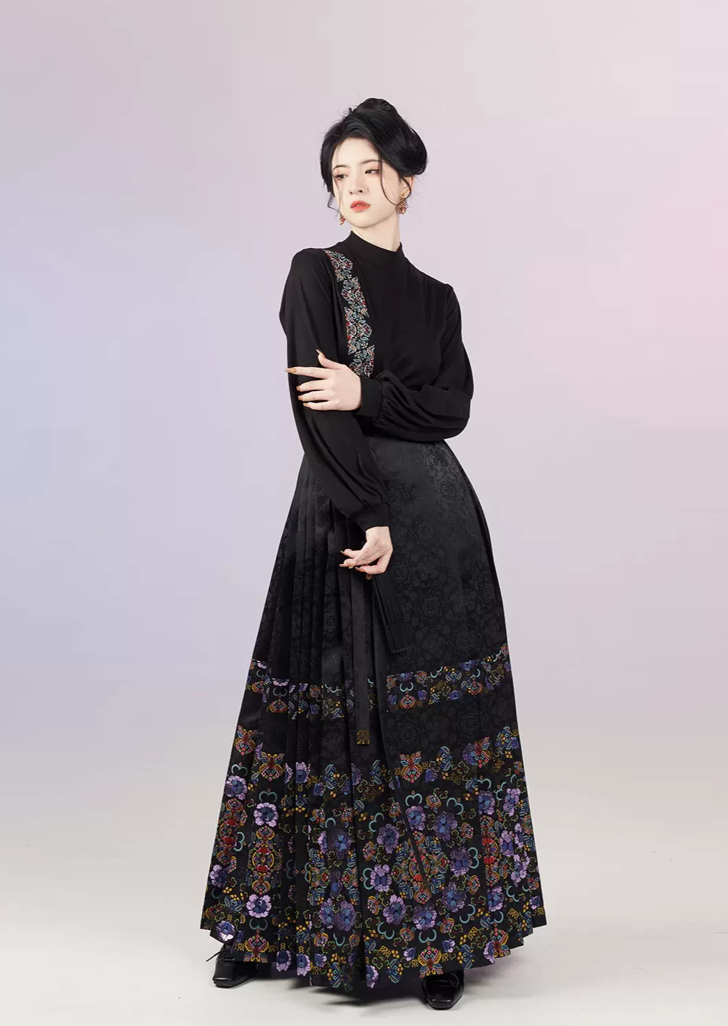 Women Modern Hanfu  Ma Mian Skirt Set Red Floral Embroidery | HANFUBAO