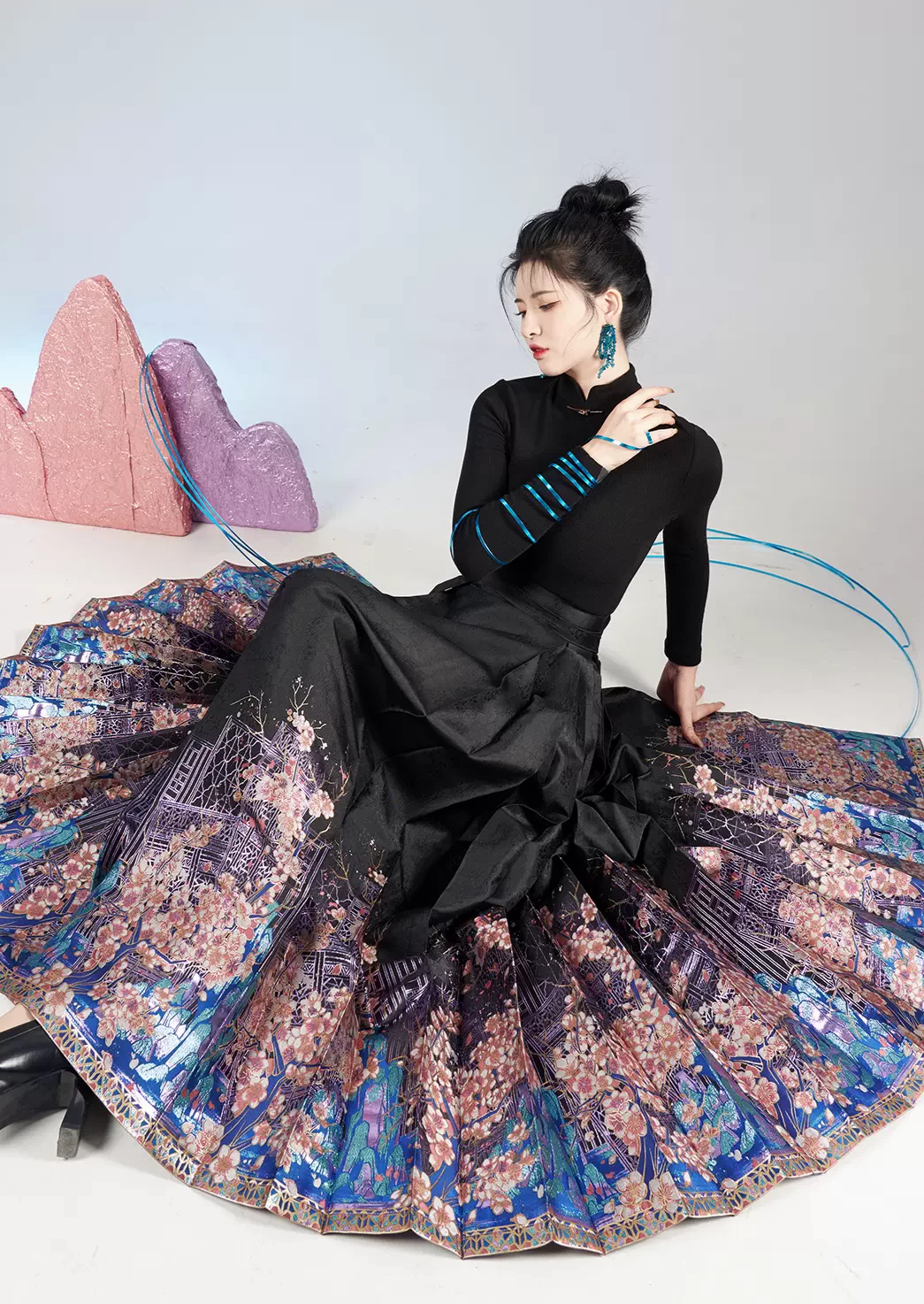 Women Modern Hanfu 2-Piece Silk Blend Blue Floral Embroidery | HANFUBAO