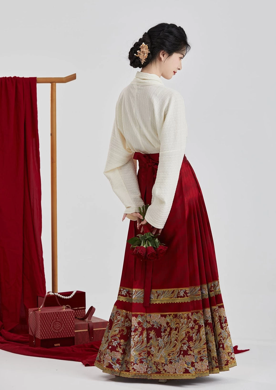 Women Modern Bridal Ma Mian Skirt Set,  (Dijie) | HANFUBAO