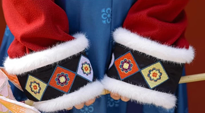 Women Modern Tang Dynasty Hanfu Set Faux Fur Shawl | HANFUBAO