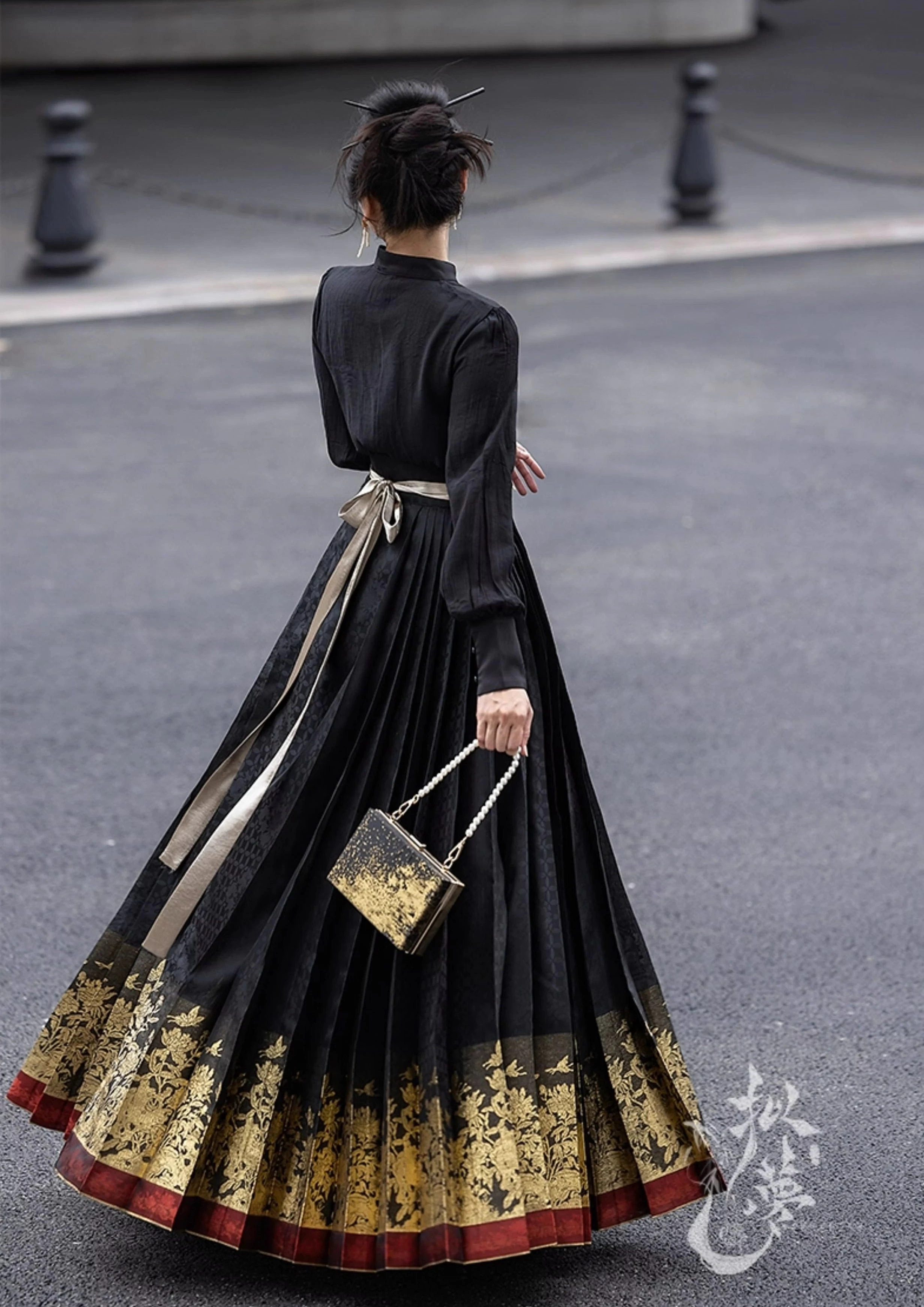 Women’s Modern Hanfu 2-Piece Cotton-Blend Ma Mian Skirt Set 国色 | HANFUBAO