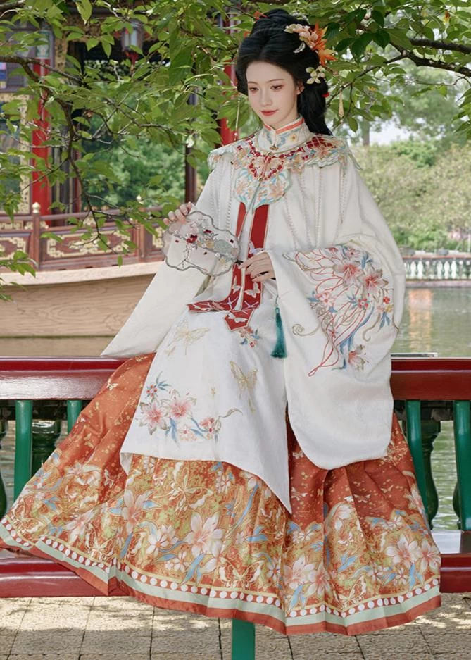 Women’s 3-Piece Floral Butterfly Embroidered Yarn Hanfu Set|HANFUBAO