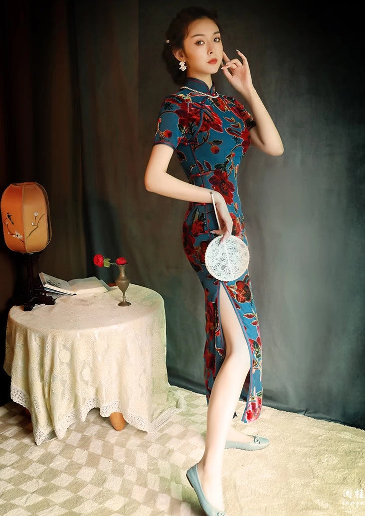 Women Vintage Velvet Qipao Cheongsam Blue Camellia Print | HANFUBAO
