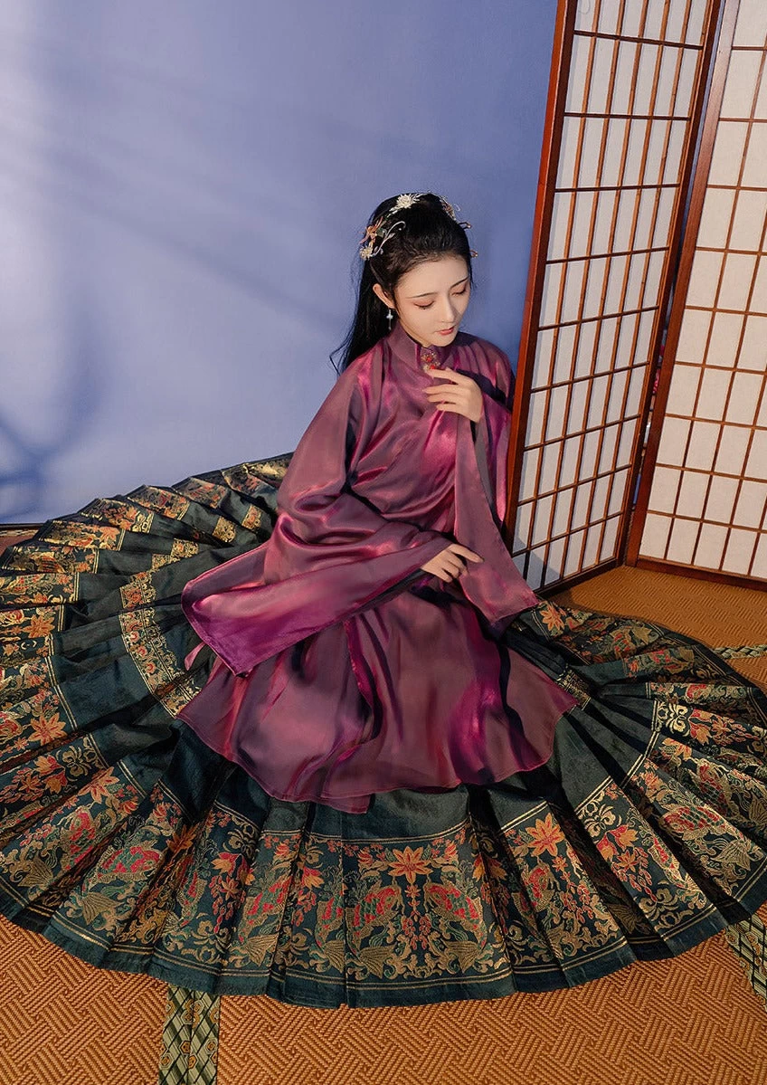 Women Ming Ma Mian Hanfu Skirt Golden Floral Embroidery Plus Size | HANFUBAO