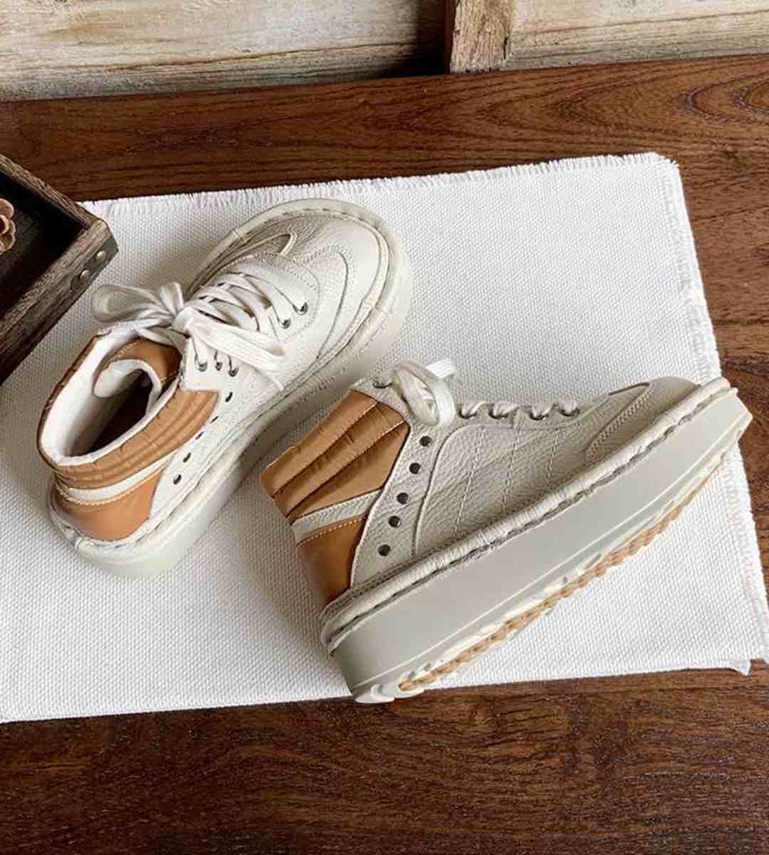 Spring-A thick-soled short boots-Made of top layer cowhide-Japanese style