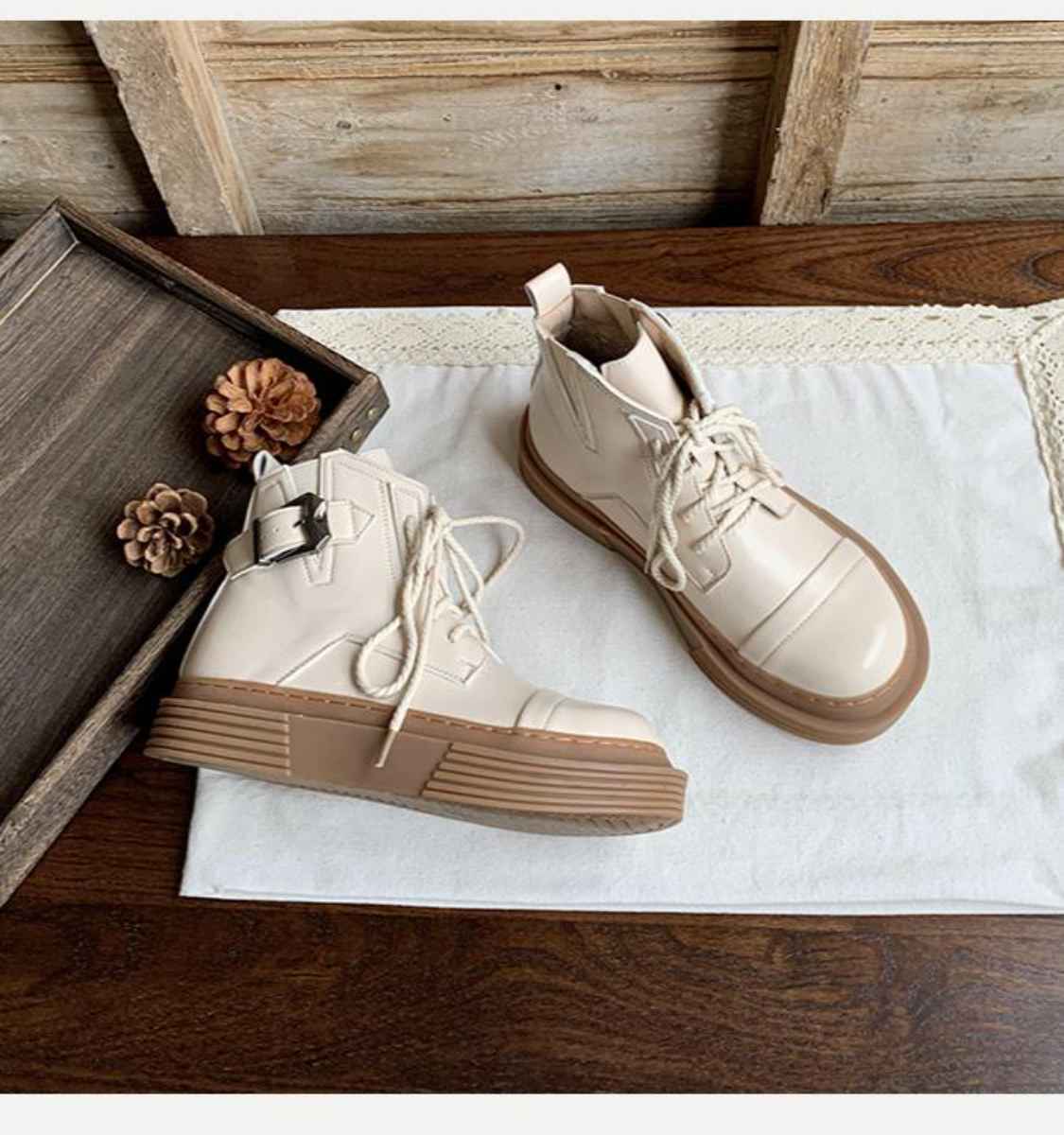 Winter Short Boots Thick-soled Fur Retro Style Women's