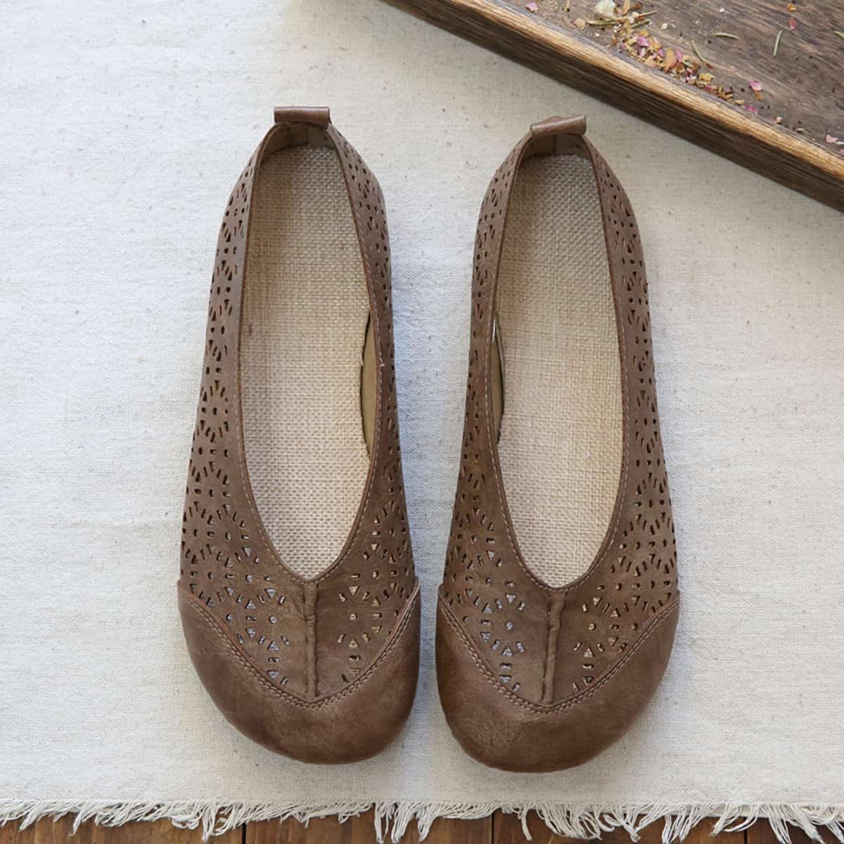 Hollow bag head flat shoes summer cotton and linen comfortable soft bottom hole shoes sandals
