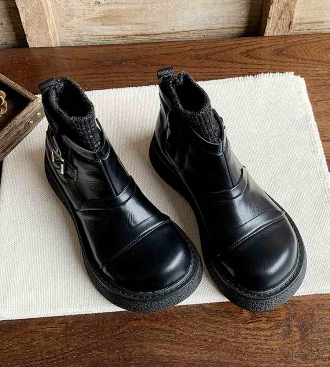 Winter Women's Round-toe Platform Short Calf Boots with Lining and Socks for Warmth