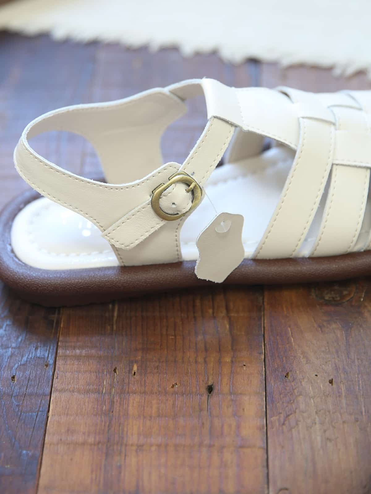 Leather hollow bag head flat shoes new soft sole breathable outside wear woven Roman sandals summer