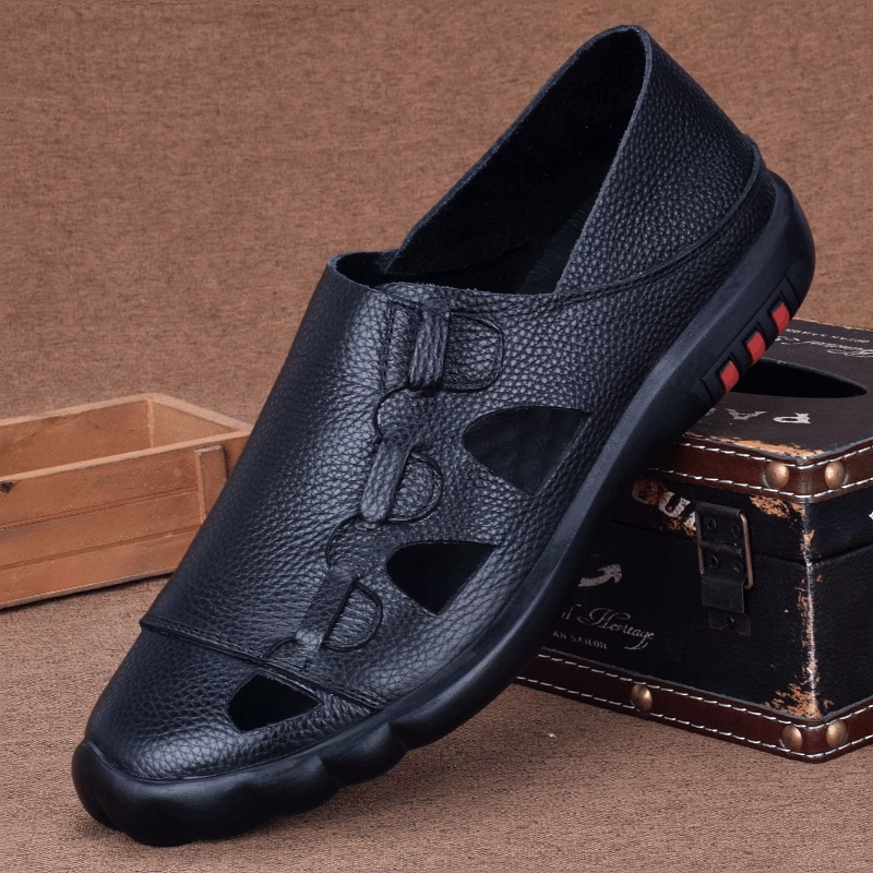 Summer men's sandals leather hole shoes breathable soft leather soft sole non-slip first layer cowhide sandals men's bag head