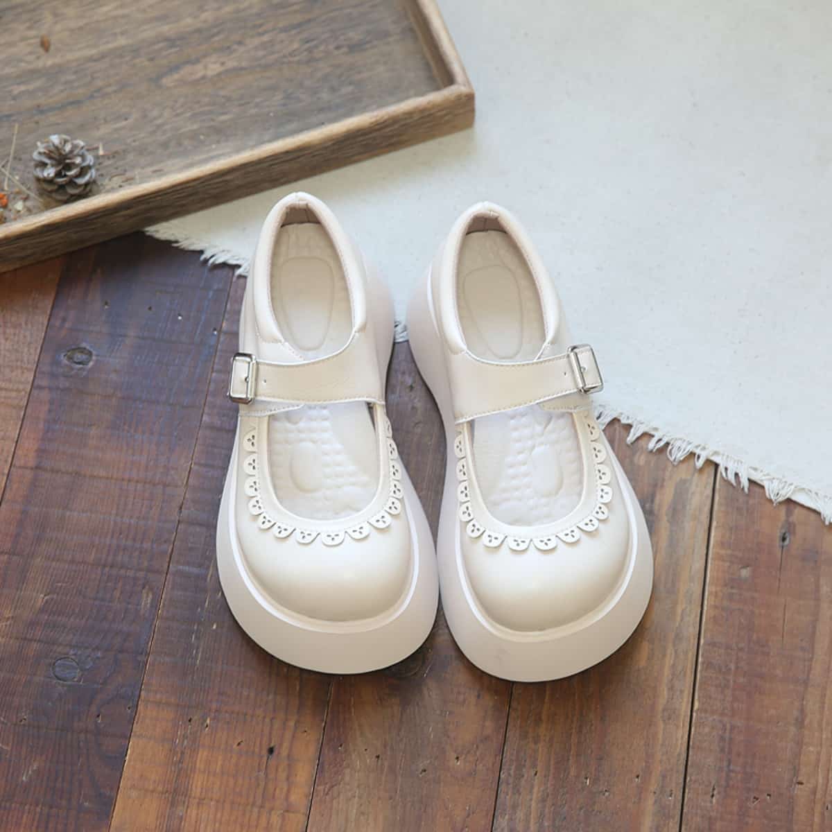 Hollow bag head thick sole big head shoes summer lotus leaf edge word with Mary Jane sandals