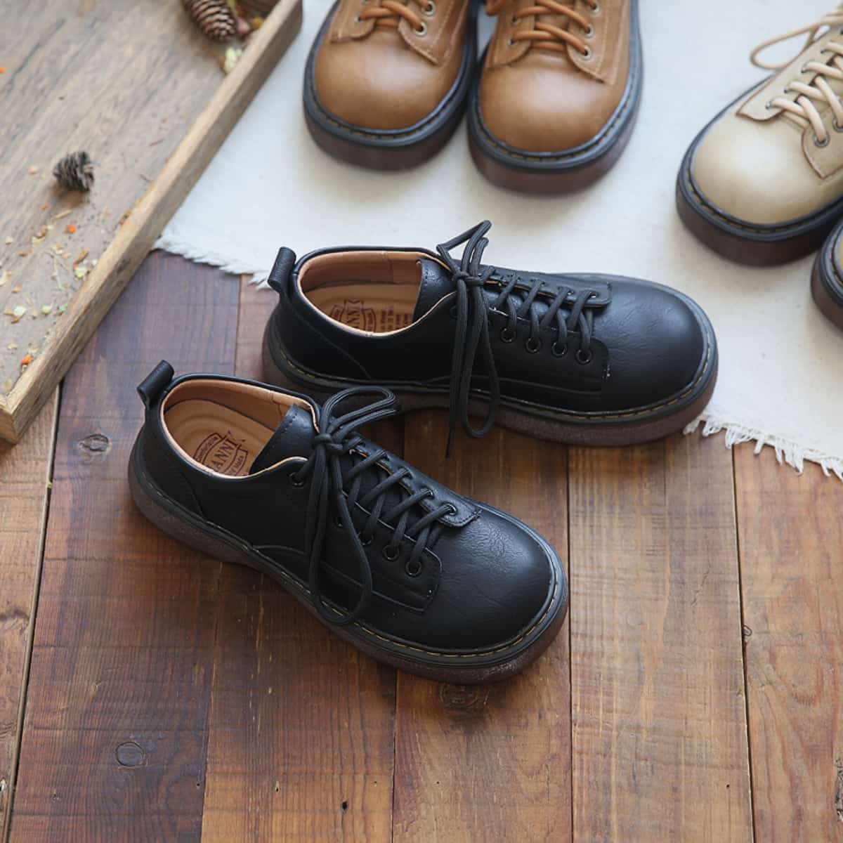 Round head lace-up thick-soled Martin boots black classic handsome locomotive boots short boots women