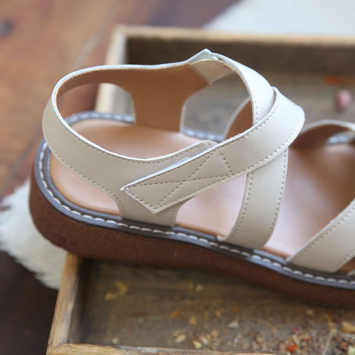 Leather hollow bag head platform big head shoes summer cross strap middle heel Roman sandals