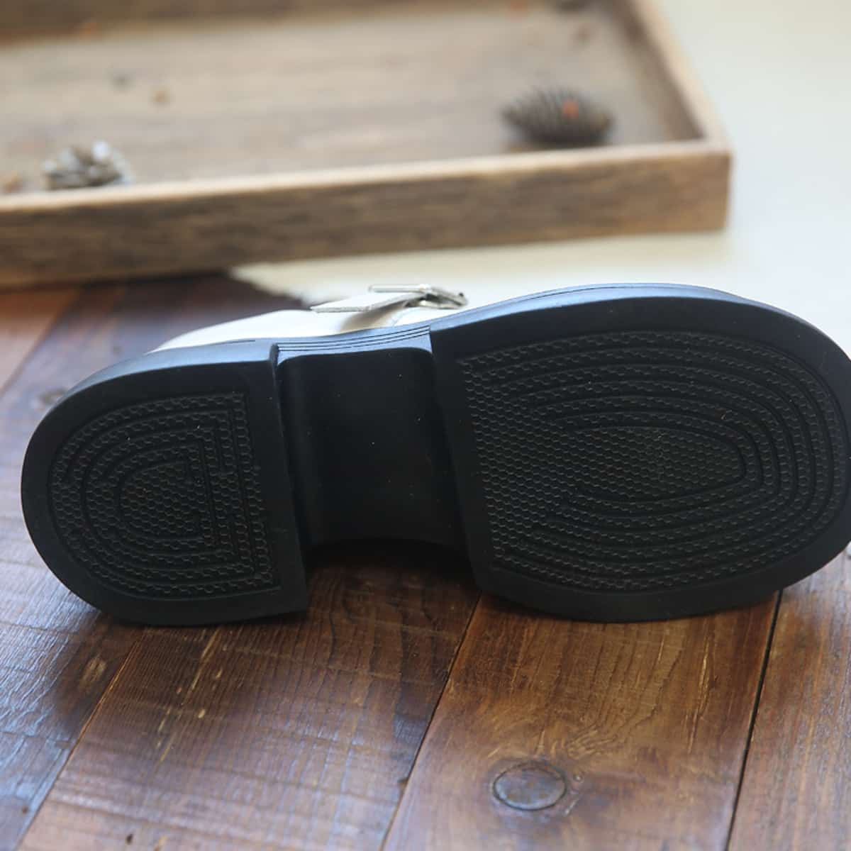 Leather hollow bag head thick sole big head shoes thick heel classic leather sandals Roman shoes summer