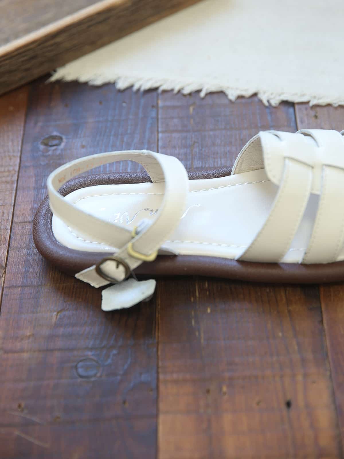 Leather hollow bag head flat shoes new wear breathable soft sole Roman sandals summer